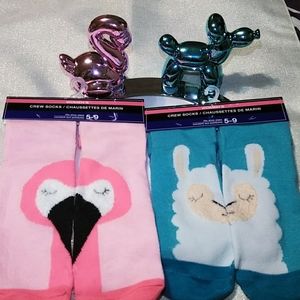 👣NWT BOGO Fuzzy Face Flamingo&Llama Crew Socks